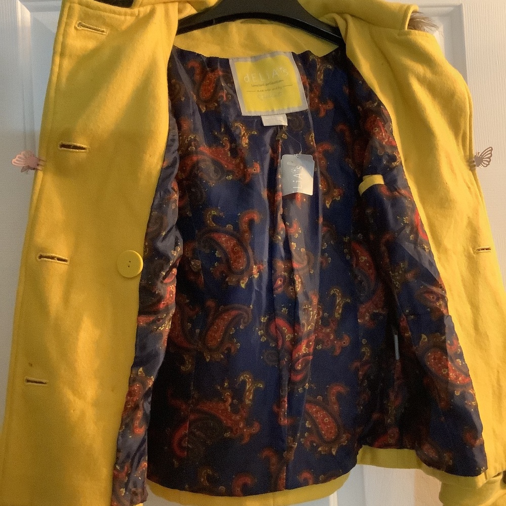 Delia’s Jacket - Picture 4 of 7